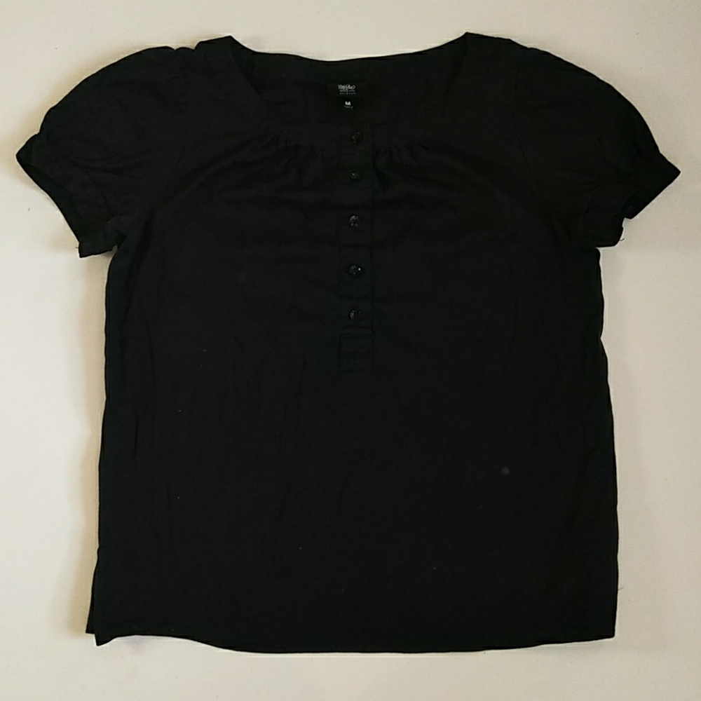 Black button front short sleeve tunic